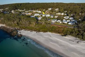 Mara at Hyams Beach - Image 4