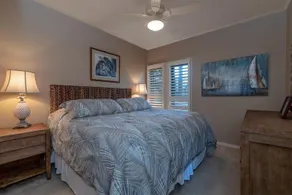 Waterfront condo w/ lanai on Royal Coconut Coast - Image 4