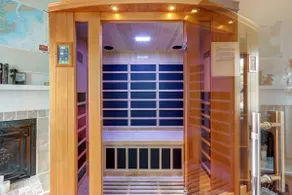 Renovated Street Car District Home w/ Sauna! - Image 4