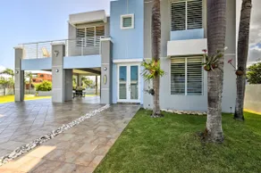 Oceanside Vega Baja Beach House Paradise con vistas! - Image 2