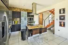 Oceanside Vega Baja Beach House Paradise con vistas! - Image 3
