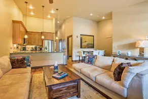 Elegant Frisco Condo w/ Private Hot Tub & Views! - Image 5