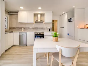 Appartement avec piscine et terrasse vue mer - Image 4