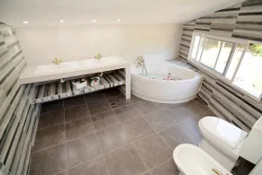 Mill House - Image 3