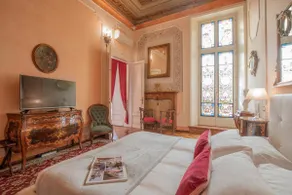 Luxury Suite with Terrace Overlooking Piazza Erbe - Image 4