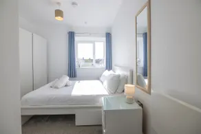 Entire 2 Bed - Free Parking - 45 - The Cosy Collection - Image 4