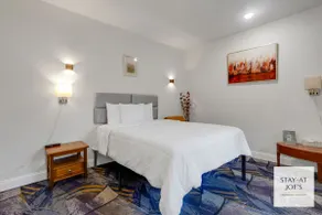 Private 4 BDRM house, 5 Miles from Downtown #4 - Image 3