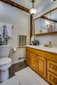 Carriage House Loft at The Laurentide Inn above Laurentide Beer Company - Image 5