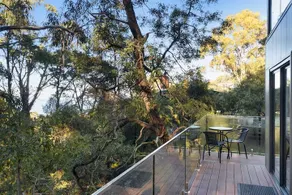 Treetops-Large Home 9km to CBD Sleeps 10 - Image 4