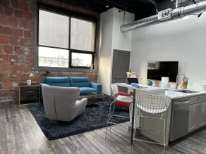 Fresh, Sleek and Contemporary Executive Unit - Image 5