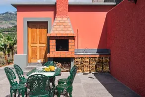 Cottage adapté aux familles avec jardin, terrasse et barbecue | Vue mer | Parfait pour le travail à distance - Image 3