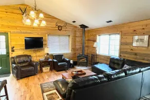 'Bobcat Trail Cabin' on 3 Acres in Como! - Image 5