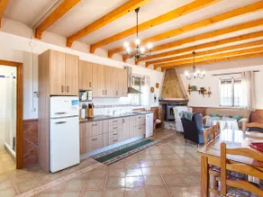 Cosy cottage with pool, garden and wifi - Image 2