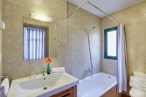 4-bedroom apartment - Image 3