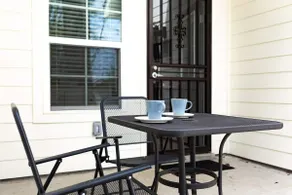 Clean & Serene Studio - easy on/off interstate - Image 3