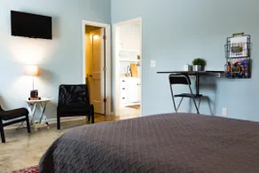 Clean & Serene Studio - easy on/off interstate - Image 5