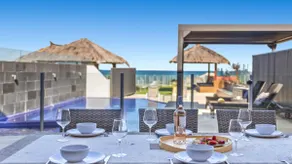 Absolute Beachfront Home con piscina e spa ideale per famiglie - Image 2