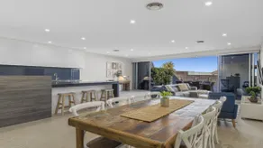 Absolute Beachfront Home con piscina e spa ideale per famiglie - Image 5