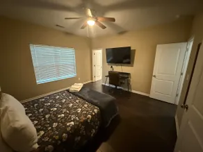 Royal Estate - Pets, Fast Wifi, Laundry, TVs - Image 2