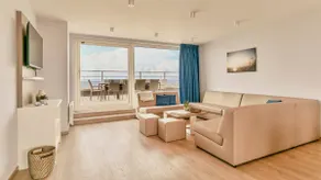 Unique penthouse with 2 balconies - Image 4