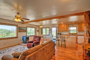 Cozy Henrieville Cabin: 18 Mi to Bryce Canyon NP! - Image 5