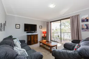 Aranda 3 25 Townsend Street - Image 3