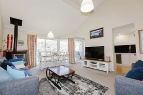 Banksia 2/35 Townsend Street - Image 2