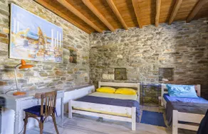 Delphis the artist's house - Image 2