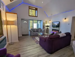 Cottage in the countryside- with private hot tub! - Image 4