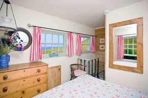 Little Petra Beach Cottage Sea Views Garden - Image 5