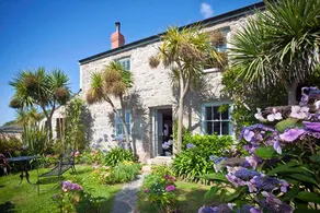 Tresillian Beach House Sea-views Large Gardens - Image 4