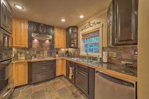 3 Mi to Beech Mtn Resort: Gem w/ Views & Fireplace - Image 2