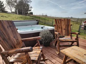 Vineyard & Valley View Cottage with Hot Tub - Image 3