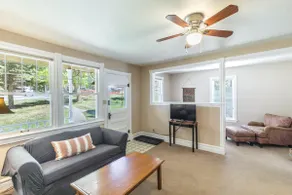 Downtown Bungalow! Pet Friendly with Sunroom - Image 2