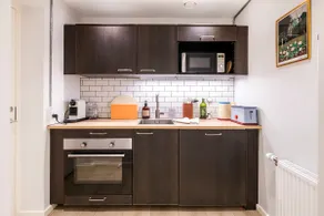 Urban Beach 2 Bedroom – Steps to Sand & Metro - Image 5