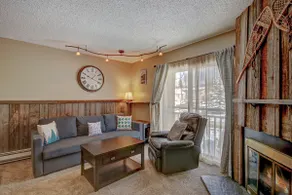 Dtown Pet Friendly Getaway Steps to Everything! - Image 2
