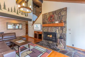 Mead49-Beautiful Condo, on 17th Hole Meadows G.C. - Image 3