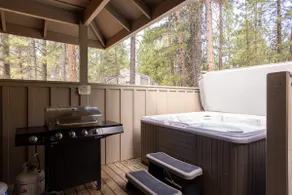 Décor de lodge, Niveau unique, Concept ouvert, PingPong et Baby-foot, Spa - Image 5