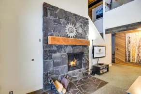 MEAD04 - Short Walk to Village, Hot Tub, Gas Fireplace, Dog Friendly, Bikes - Image 3
