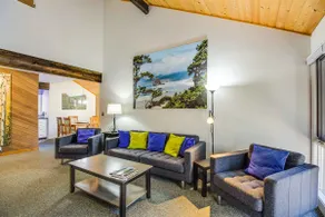 MEAD04 - Short Walk to Village, Hot Tub, Gas Fireplace, Dog Friendly, Bikes - Image 2