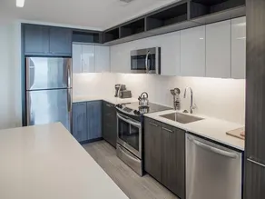Artsy 2BR Apartment | Heart of Reston - Image 4