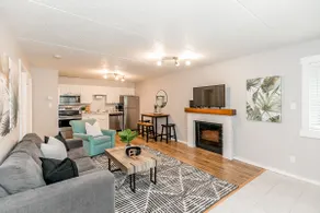South Wind - Modern Condo in Collingwood - Sleep 5 - Image 5