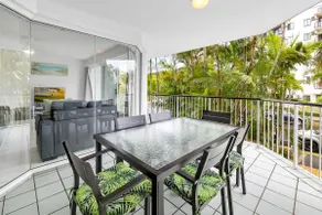 Central, neat and affordable 2 bed apartment - Image 5