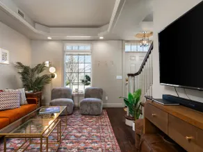 Urban Stay By The Bay: Downtown Pet-Friendly Home - Image 2