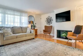 Steps to Eats & Craigville Beach! Cape Cod Cottage - Image 5