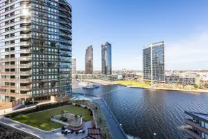 On the River - A Resort-style Retreat in Docklands - Image 2