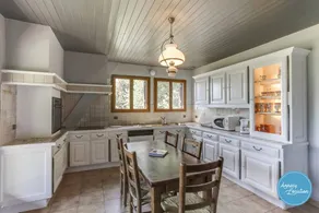 Bergerie Loft Apartment with Panoramic Lake - Image 3