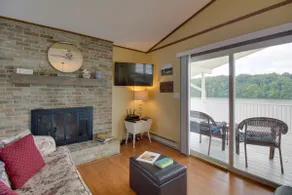 Lakefront Hiwassee Home w / Views, Pvt Dock, Deck! - Image 4
