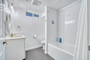 Retro Hideaway - Trendy Location - 2BR - Sleeps 4 - Image 5