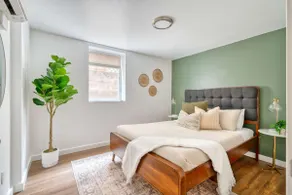 Retro Hideaway - Trendy Location - 2BR - Sleeps 4 - Image 4